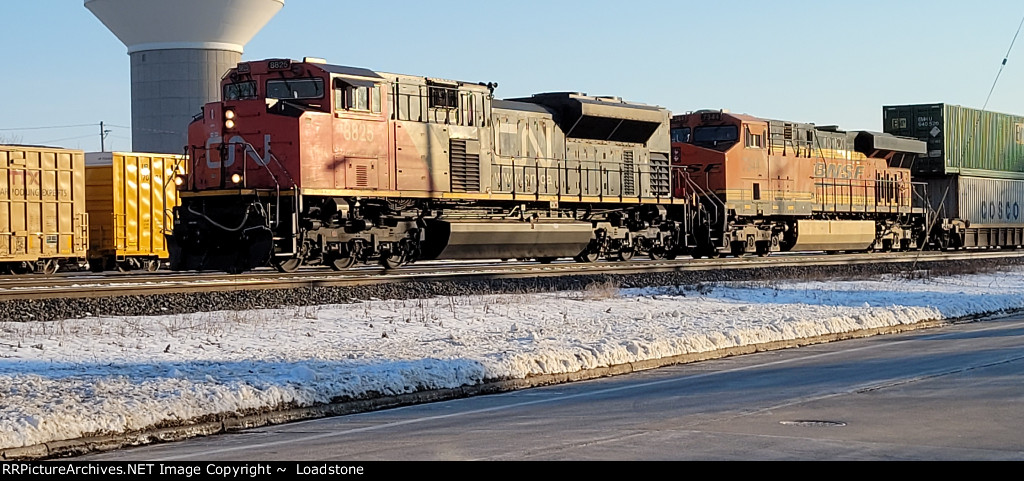 CN 8825 BNSF 7344 